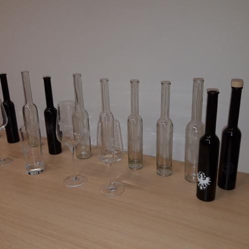 Glasflaschen mit Sandstrahltechnik