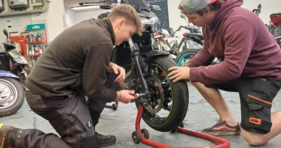 Schüler als Zweiradtechniker